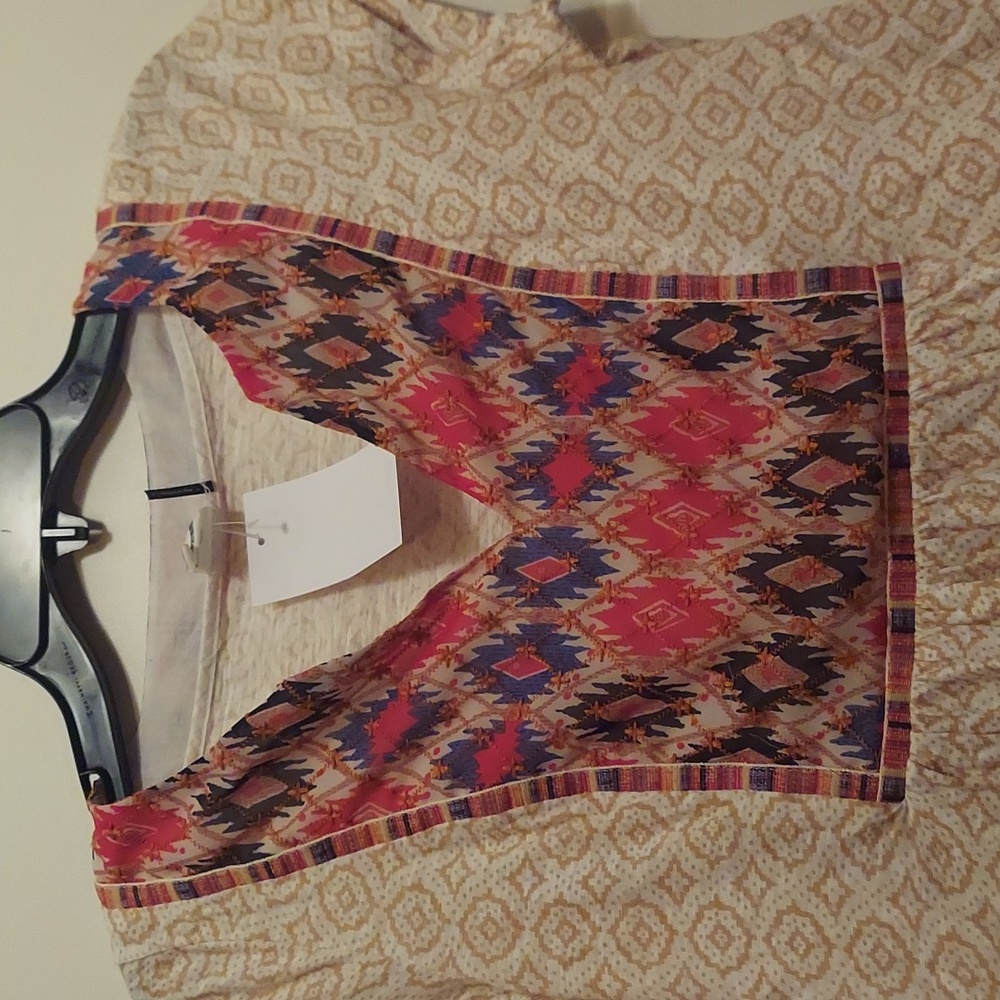 Women's Akemi & Kin Top - Picture 2 of 9